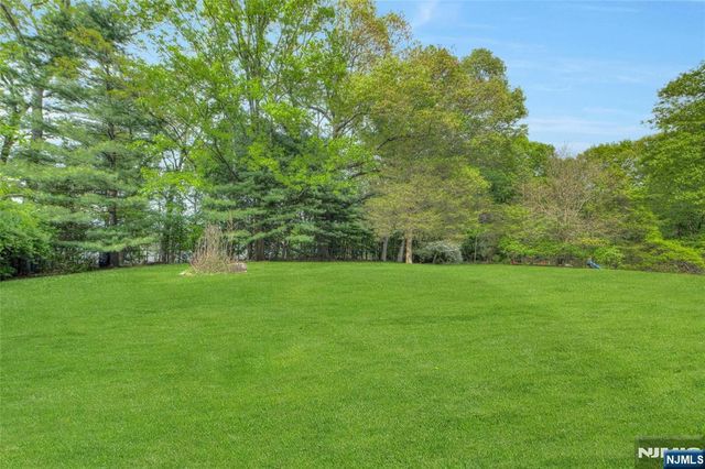 501 Clinton Avenue, Wyckoff, NJ 07481