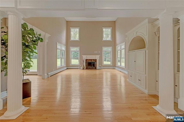 501 Clinton Avenue, Wyckoff, NJ 07481