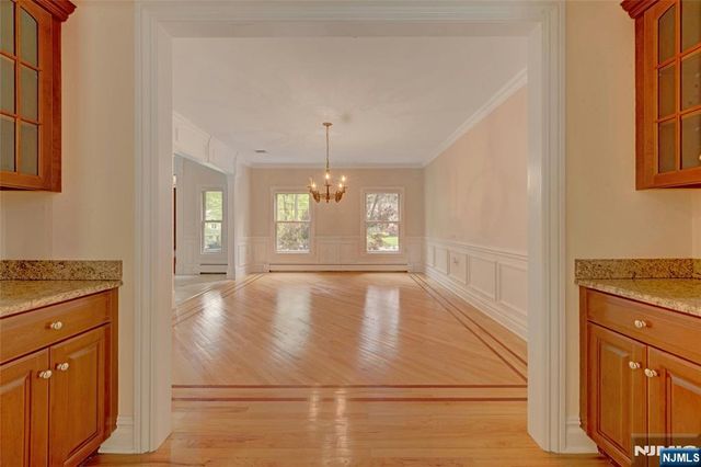 501 Clinton Avenue, Wyckoff, NJ 07481