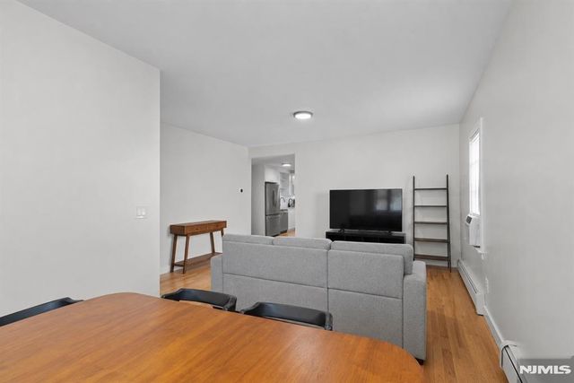 208 Page Avenue, Lyndhurst, NJ 07071