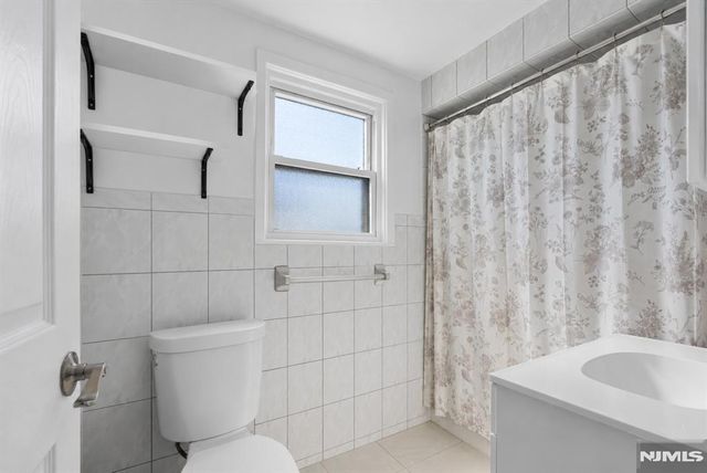208 Page Avenue, Lyndhurst, NJ 07071