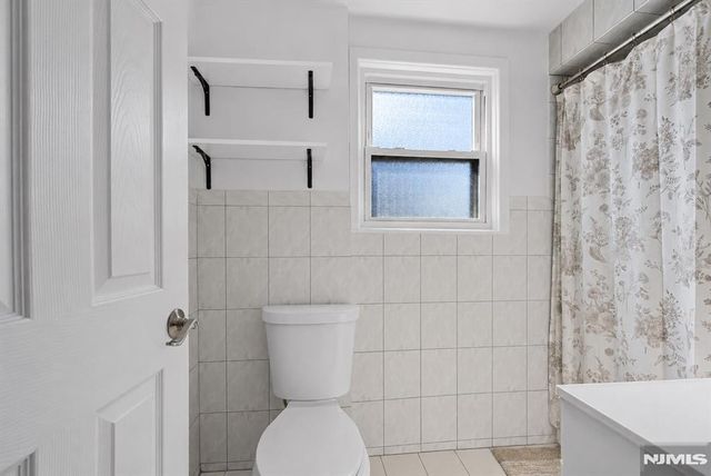 208 Page Avenue, Lyndhurst, NJ 07071