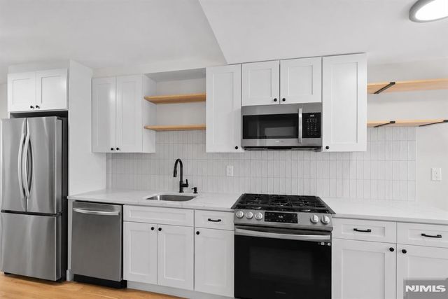 208 Page Avenue, Lyndhurst, NJ 07071
