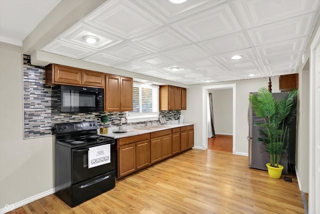 10322 E 30th Street, Indianapolis, IN 46229