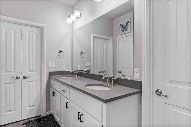 3102 Mearns Ct, Midland, TX 79705