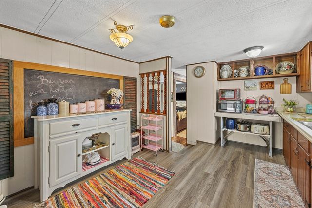 998 Pinewood Road, Phelps, NY 14532