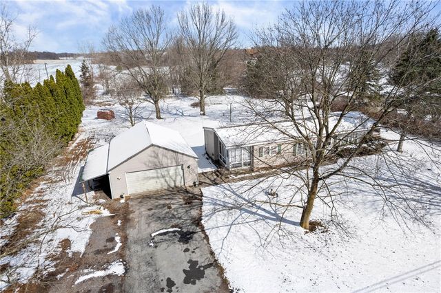 998 Pinewood Road, Phelps, NY 14532