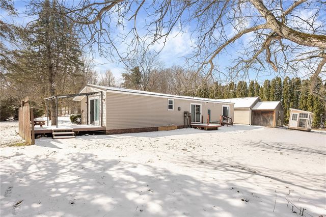 998 Pinewood Road, Phelps, NY 14532