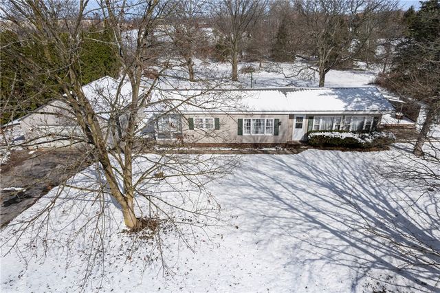 998 Pinewood Road, Phelps, NY 14532