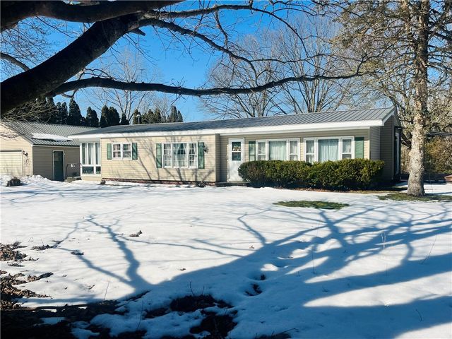 998 Pinewood Road, Phelps, NY 14532