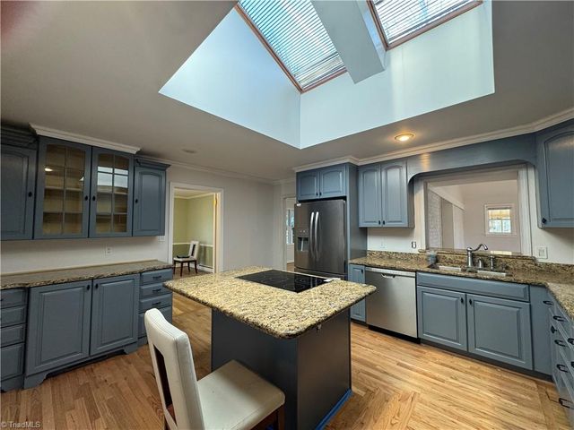 103 Thornwood Road, Jamestown, NC 27282