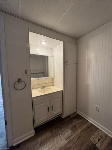 103 Thornwood Road, Jamestown, NC 27282