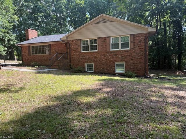 103 Thornwood Road, Jamestown, NC 27282