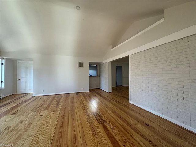 103 Thornwood Road, Jamestown, NC 27282
