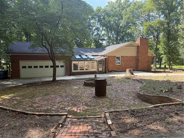 103 Thornwood Road, Jamestown, NC 27282
