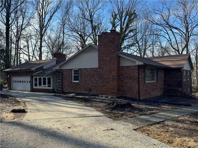 103 Thornwood Road, Jamestown, NC 27282