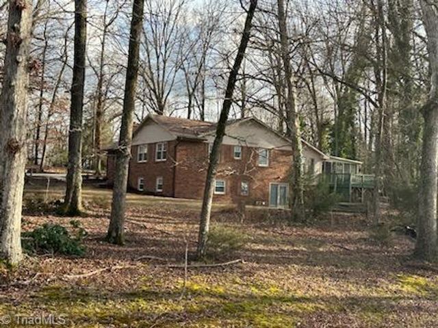103 Thornwood Road, Jamestown, NC 27282