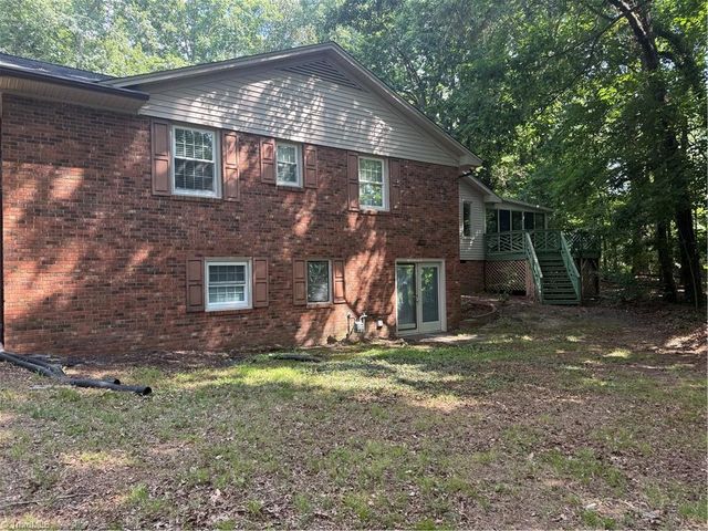 103 Thornwood Road, Jamestown, NC 27282