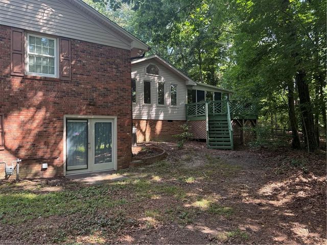 103 Thornwood Road, Jamestown, NC 27282