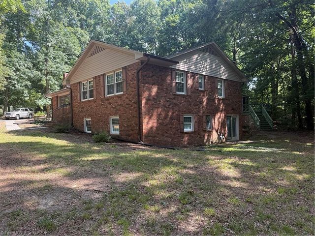 103 Thornwood Road, Jamestown, NC 27282