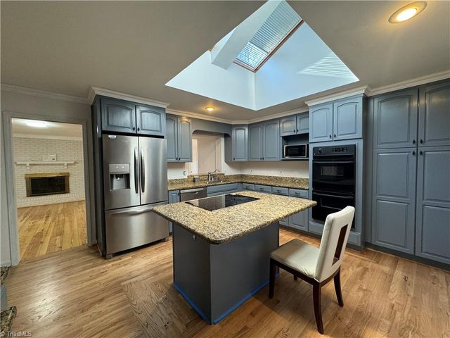 103 Thornwood Road, Jamestown, NC 27282