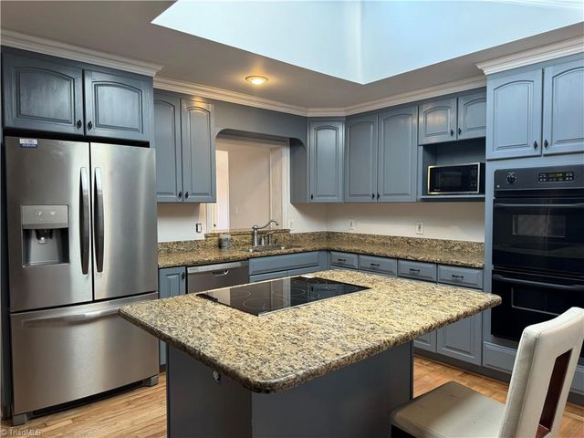 103 Thornwood Road, Jamestown, NC 27282