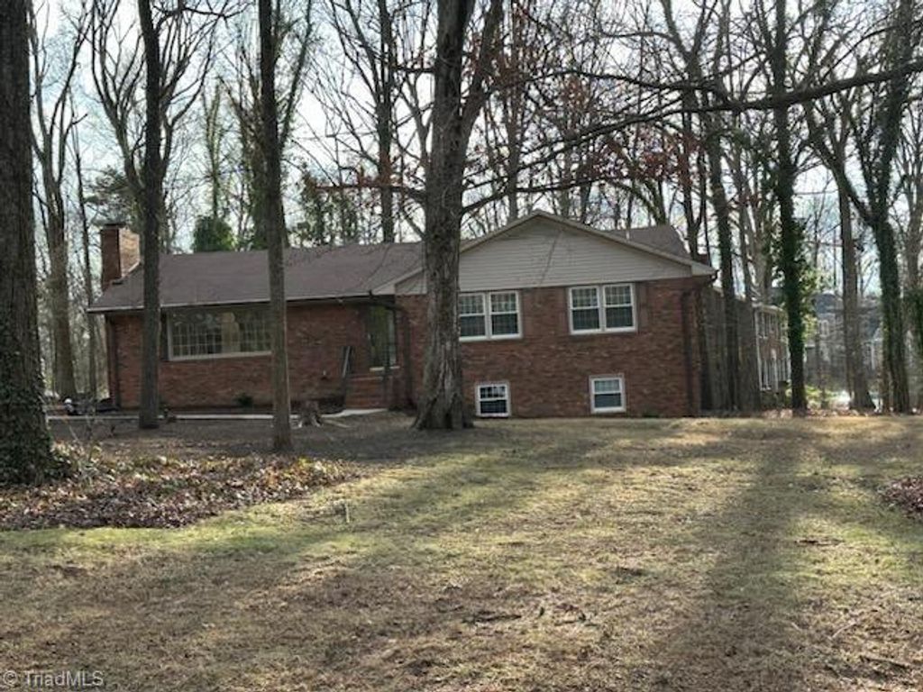 103 Thornwood Road, Jamestown, NC 27282