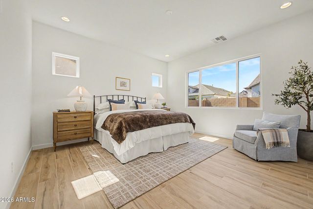 2613 E VIRGINIA Circle, Mesa, AZ 85213