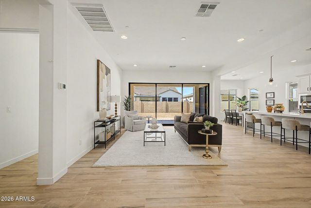 2613 E VIRGINIA Circle, Mesa, AZ 85213