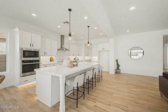 2613 E VIRGINIA Circle, Mesa, AZ 85213