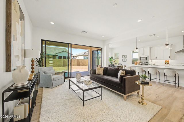 2613 E VIRGINIA Circle, Mesa, AZ 85213