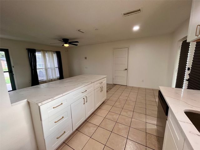 721 Lisa Lane, Cedar Hill, TX 75104