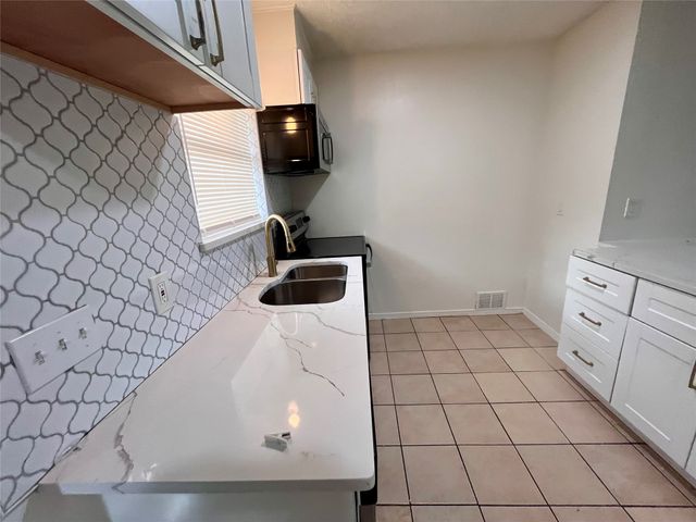 721 Lisa Lane, Cedar Hill, TX 75104