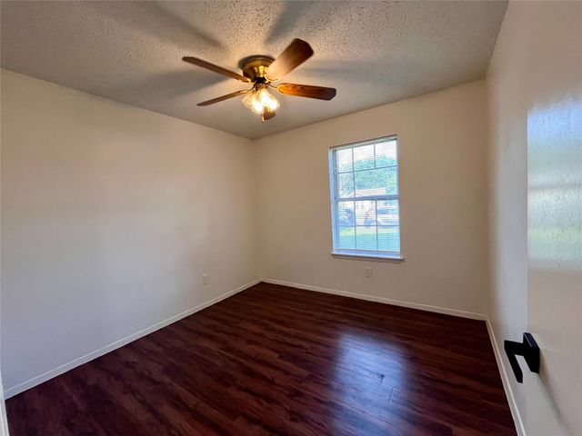 721 Lisa Lane, Cedar Hill, TX 75104