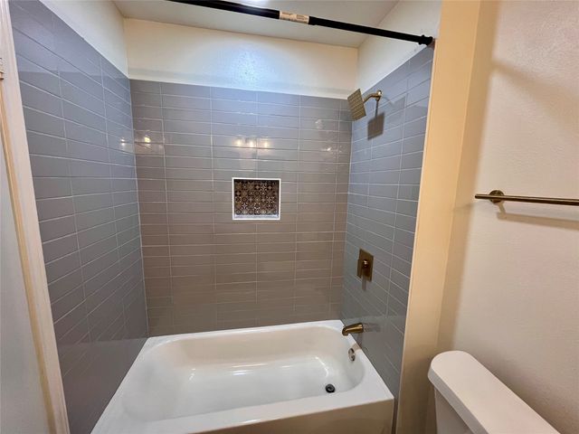 721 Lisa Lane, Cedar Hill, TX 75104