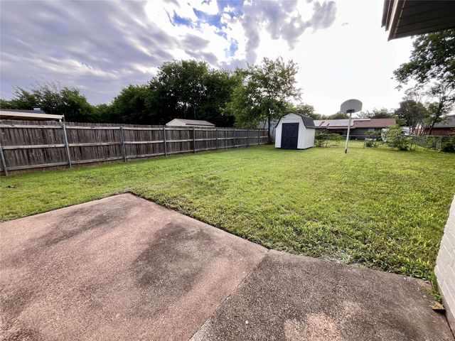721 Lisa Lane, Cedar Hill, TX 75104