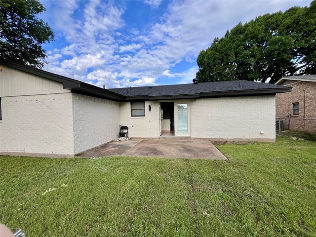 721 Lisa Lane, Cedar Hill, TX 75104