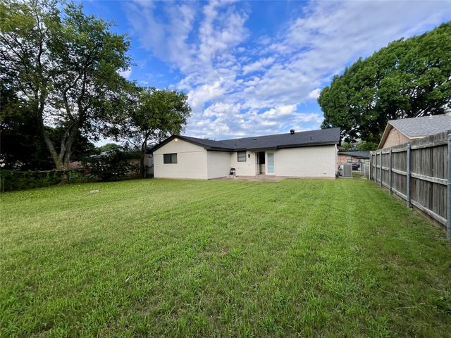 721 Lisa Lane, Cedar Hill, TX 75104