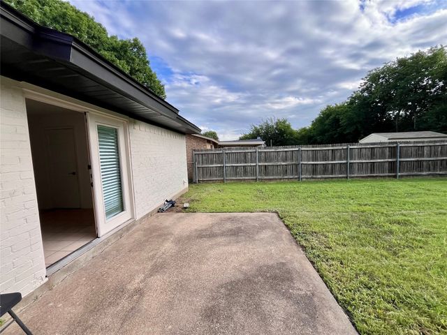 721 Lisa Lane, Cedar Hill, TX 75104