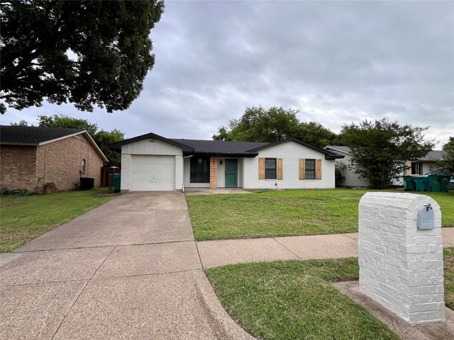 721 Lisa Lane, Cedar Hill, TX 75104