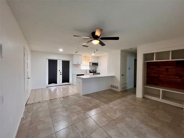 721 Lisa Lane, Cedar Hill, TX 75104
