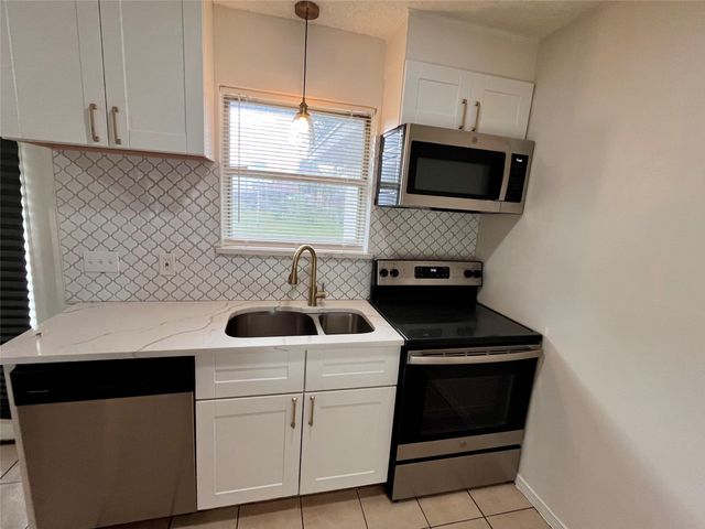 721 Lisa Lane, Cedar Hill, TX 75104