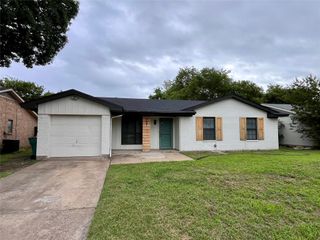 721 Lisa Lane, Cedar Hill, TX 75104