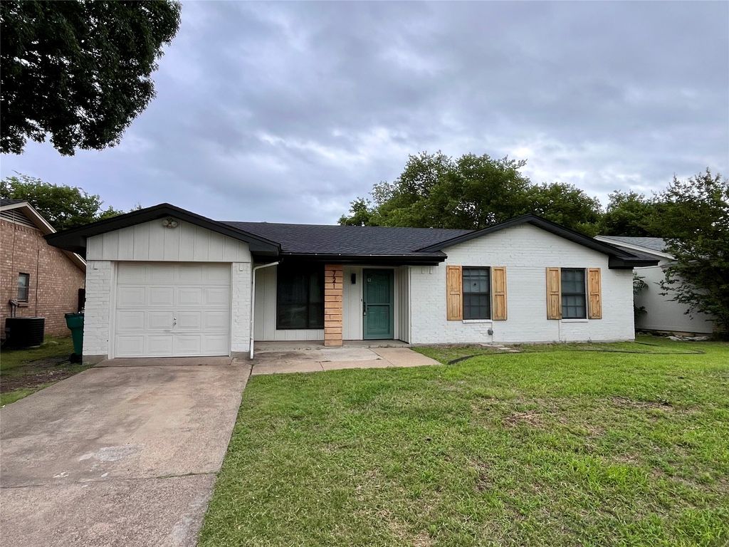 721 Lisa Lane, Cedar Hill, TX 75104