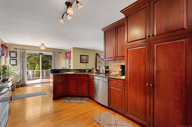 39 Charolais Way, Burlington, CT 06013