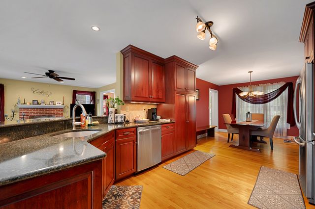 39 Charolais Way, Burlington, CT 06013