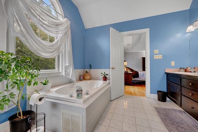 39 Charolais Way, Burlington, CT 06013