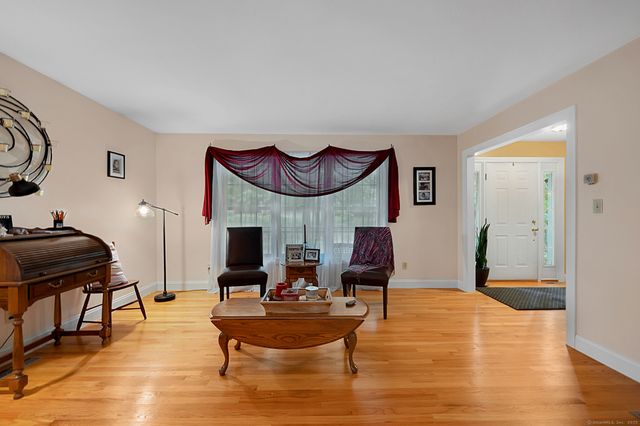 39 Charolais Way, Burlington, CT 06013