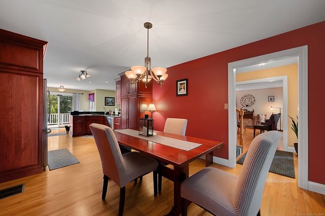 39 Charolais Way, Burlington, CT 06013