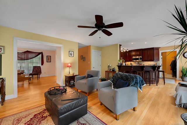 39 Charolais Way, Burlington, CT 06013